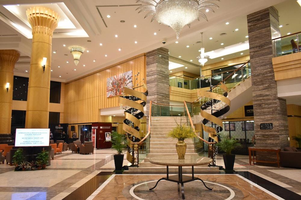 Tenera Hotel Bangi Dış mekan fotoğraf Lobby