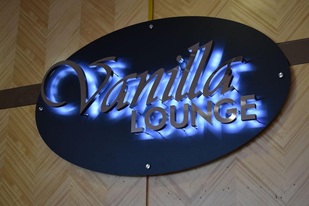 Tenera Hotel Bangi Dış mekan fotoğraf Vanilla Lounge logo