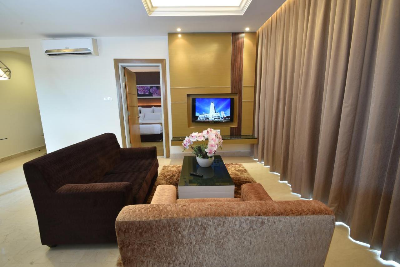 Tenera Hotel Bangi Dış mekan fotoğraf Living room